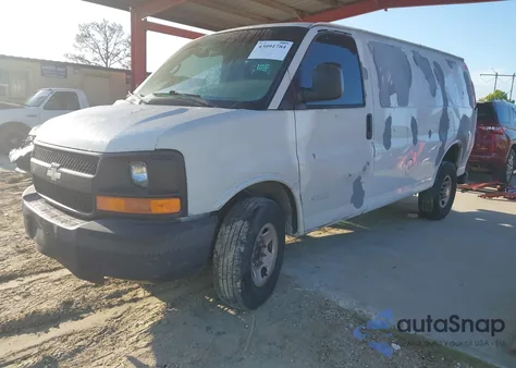 2005 Chevrolet Express z USA, uszkodzony, nr VIN 1GCGG25V951197049
